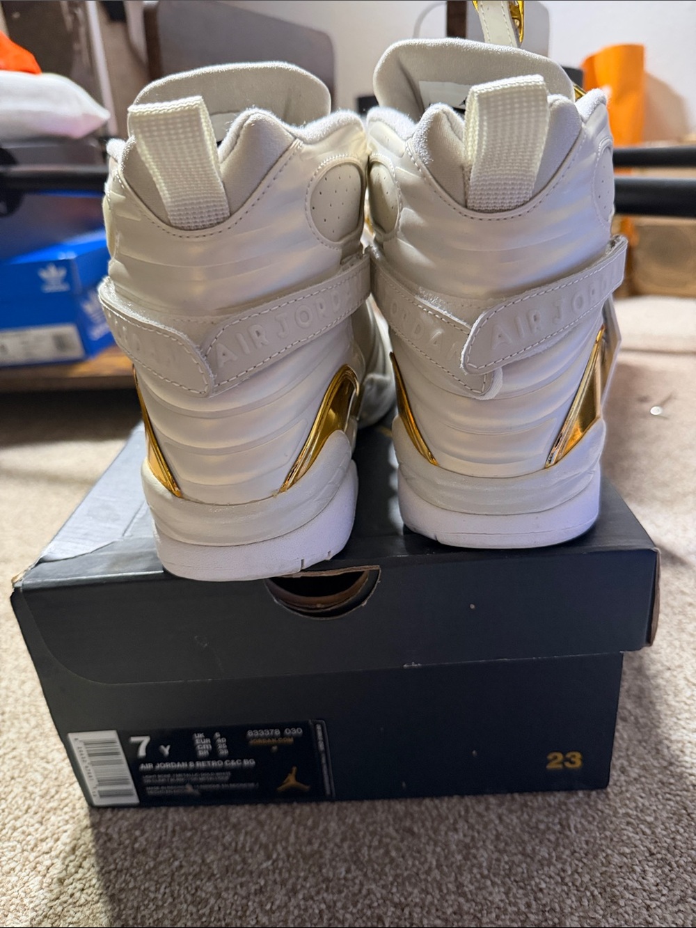 Jordan Retro 8 Champagne Pack Celebration Kids White and Gold High-Top Sneakers - Picture 8 of 10